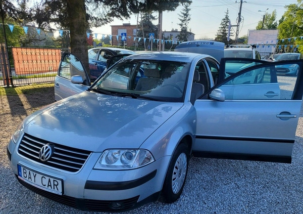 Volkswagen Passat cena 9900 przebieg: 232565, rok produkcji 2003 z Stawiszyn małe 379